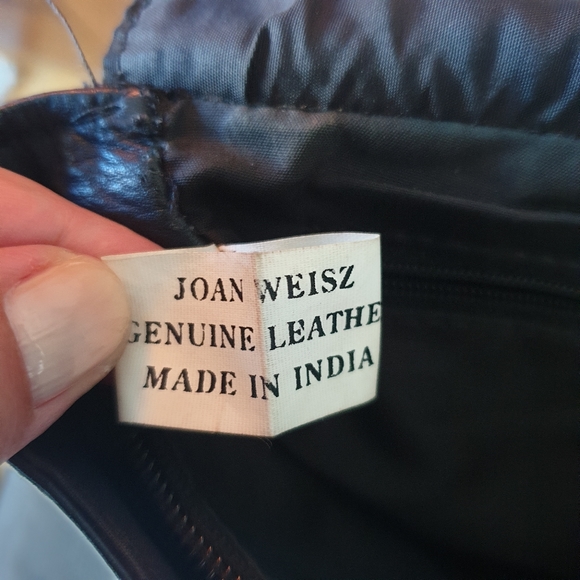 Vintage Joan Weisz black leather crossbody - Picture 5 of 10